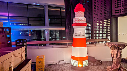 "Weniger Leuchtturmprojekte - Mehr Infrastrukturförderung" photo of an art project at 38c3
